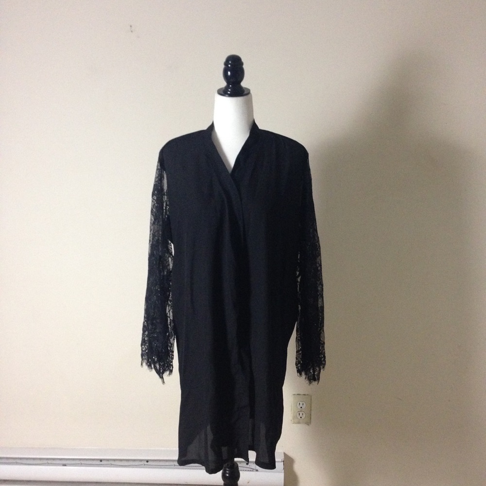 La Vie En Rose Black Lace Sleeved Robe Size: XL